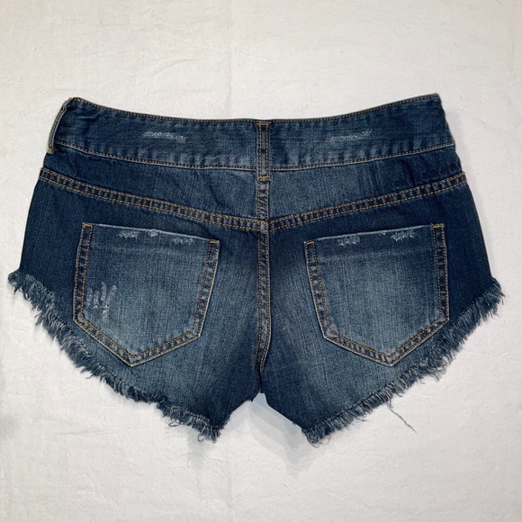 BILLABONG Shorts - Picture 2 of 4